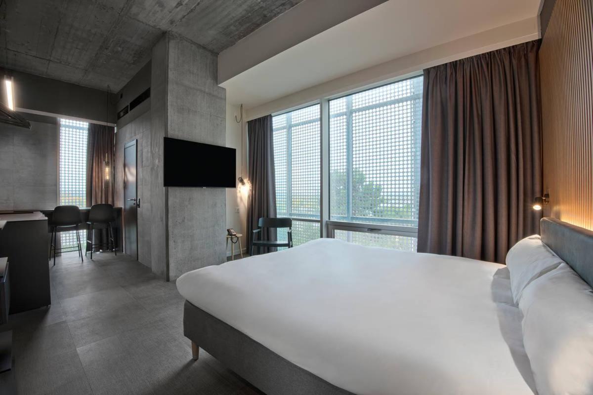 Double Room,1340863838:JPEG